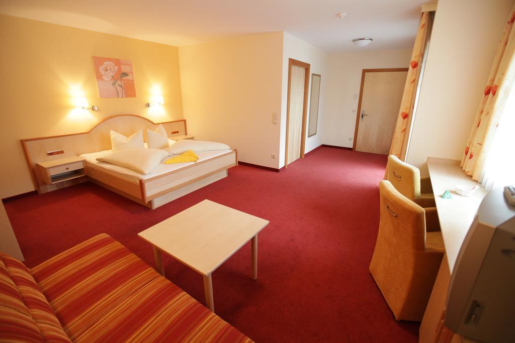 Hotel Gasthof Neuner امست الغرفة الصورة