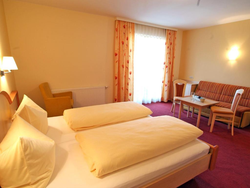 Hotel Gasthof Neuner امست الغرفة الصورة